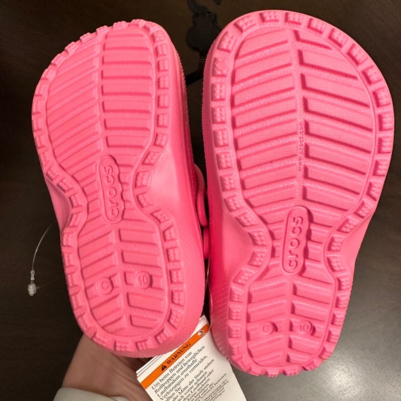 ❌SOLD❌CROCS CLASSIC LINED CLOG - Picture 4 of 4